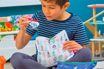 15 thèmes dessins originaux pour décorer des objets en classe