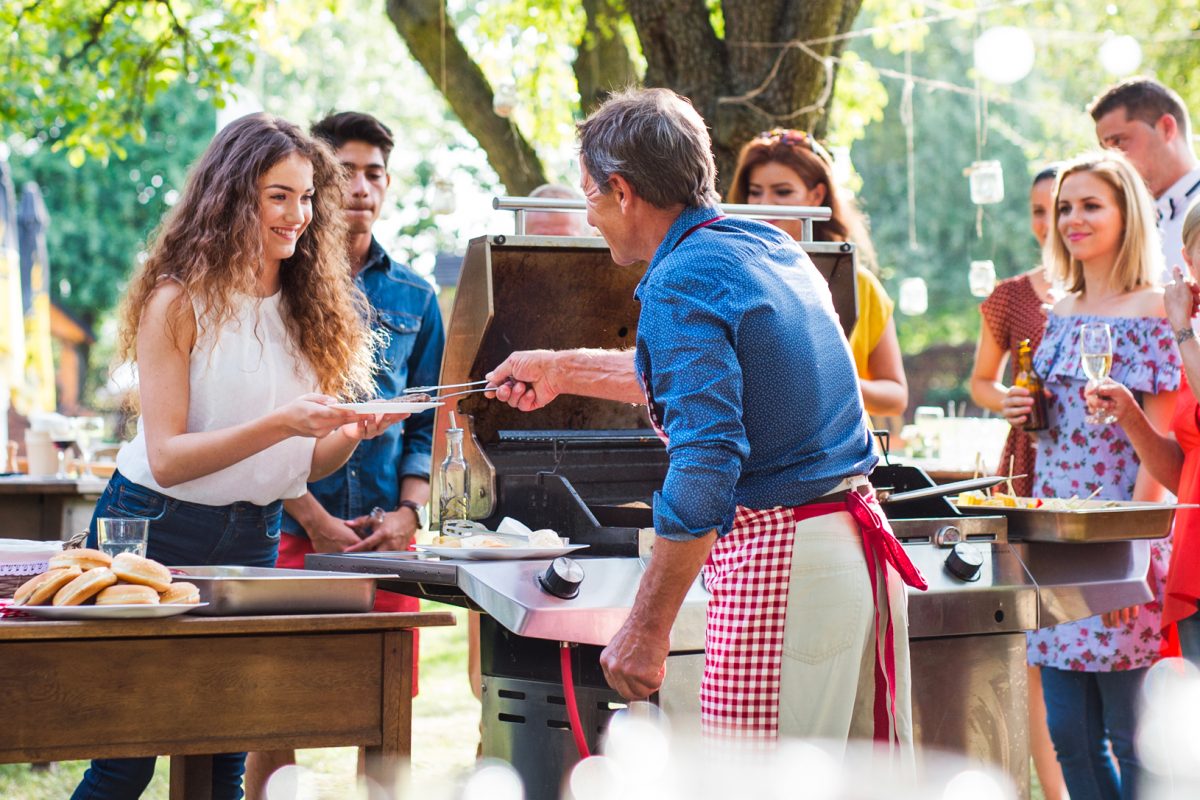 Un stand restauration d’une fête des écoles presque zéro déchet