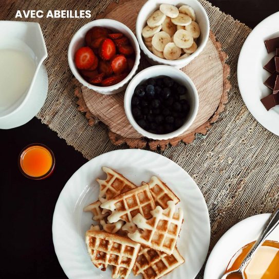 un petit déjeuner avec les abeilles