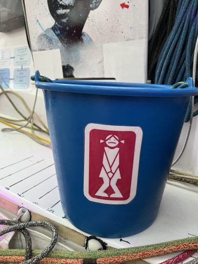 Toilettes sur le bateau de Violette Dorange Initiatives-Cœur